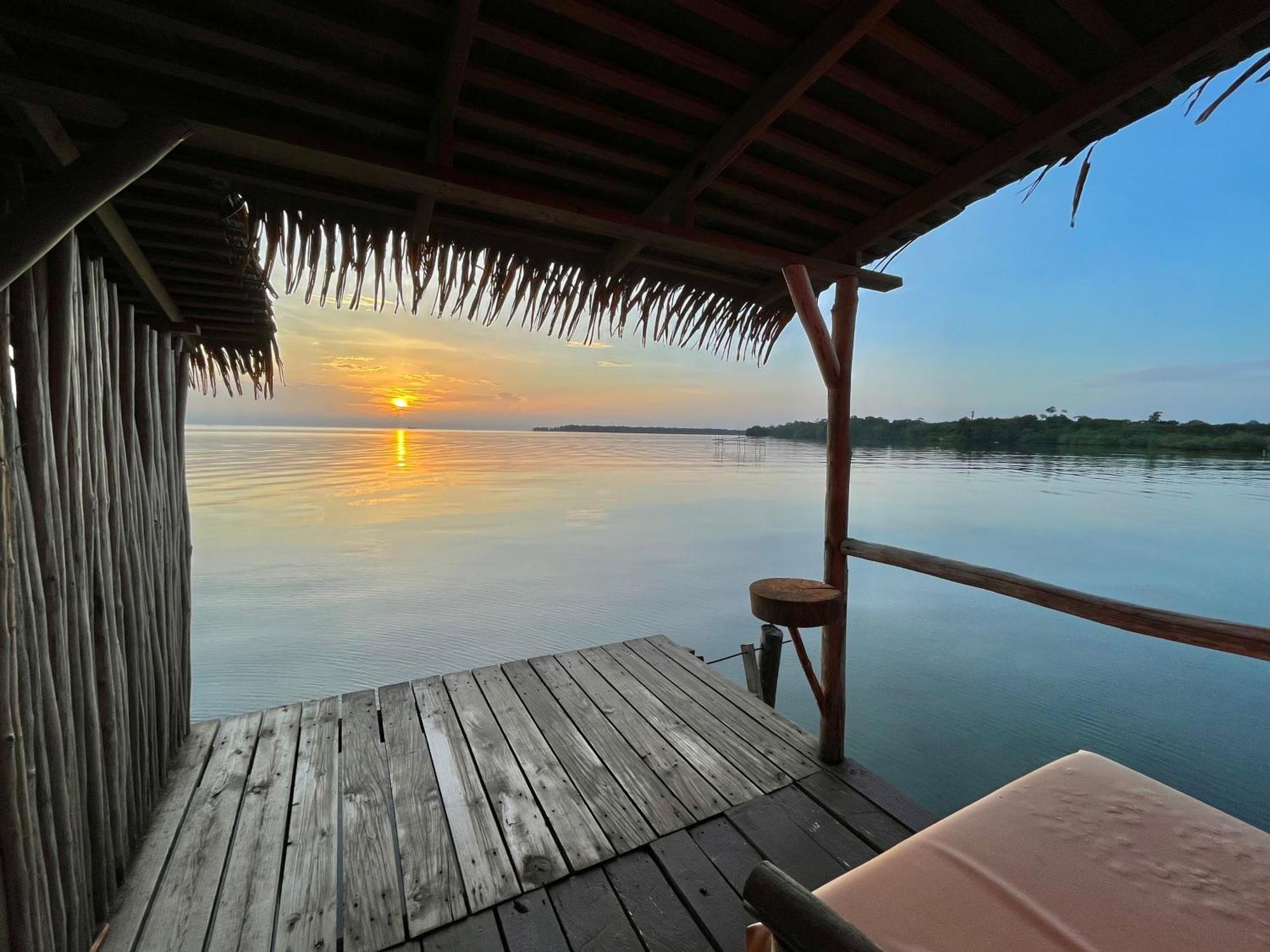 Urraca Monkey Island Eco Resort (Adults Only) Punta Laurel Eksteriør bilde