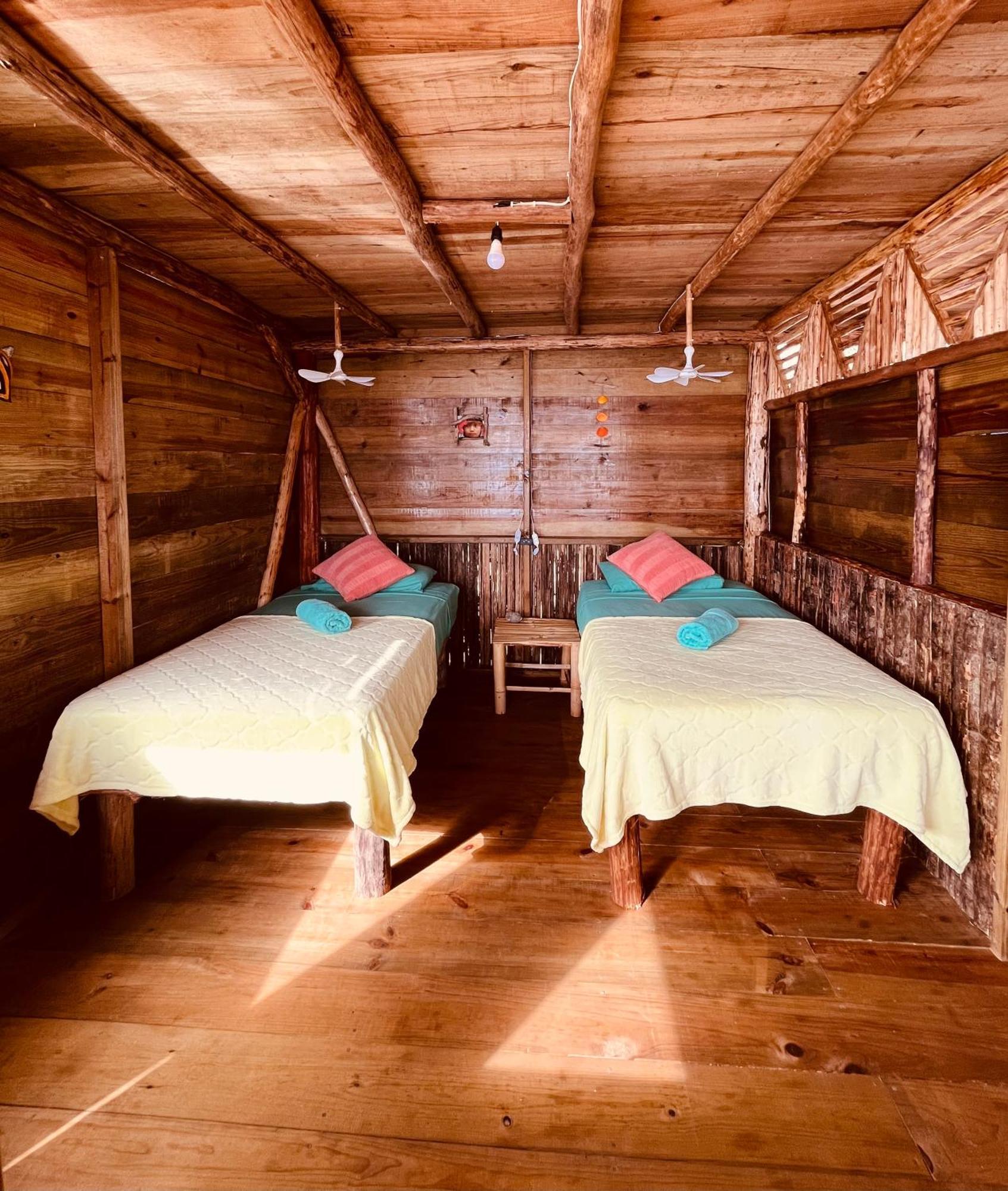 Urraca Monkey Island Eco Resort (Adults Only) Punta Laurel Eksteriør bilde