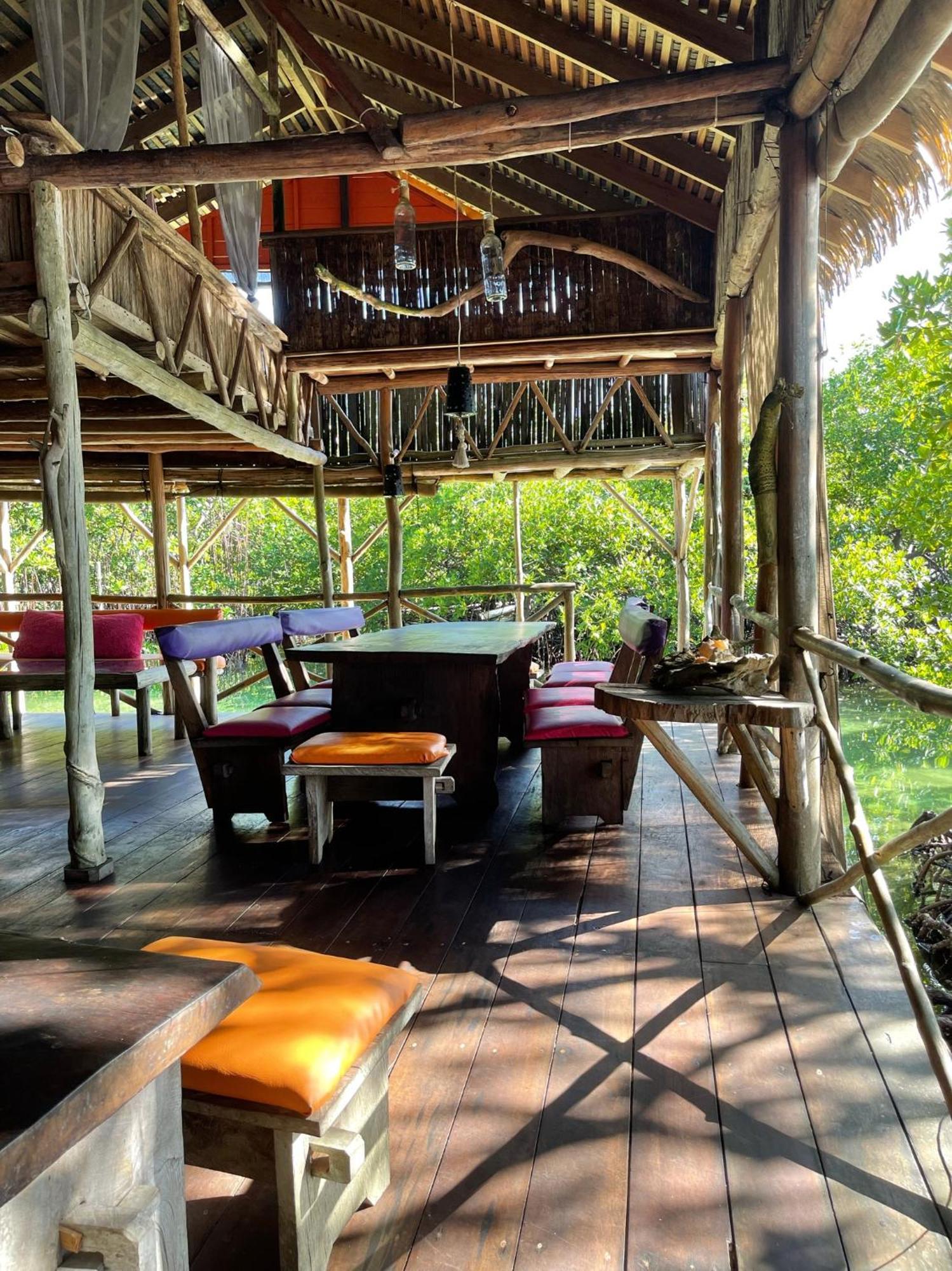 Urraca Monkey Island Eco Resort (Adults Only) Punta Laurel Eksteriør bilde